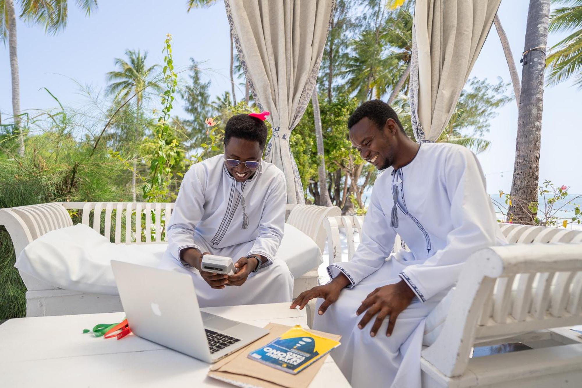 Pili Pili Orient Beach Resort Bwejuu Eksteriør billede