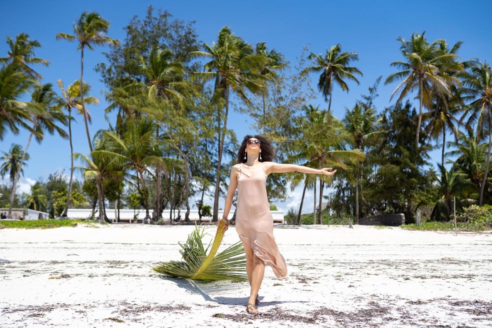 Pili Pili Orient Beach Resort Bwejuu Eksteriør billede