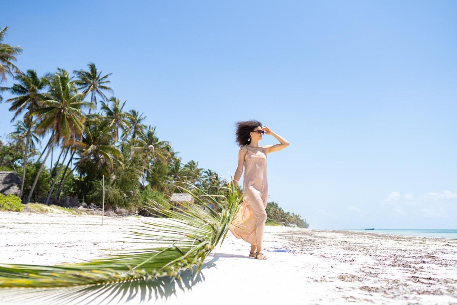 Pili Pili Orient Beach Resort Bwejuu Eksteriør billede